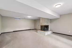 401 Mission Road W, Bloomington, MN 55420 - Photo 29