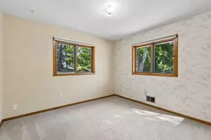 401 Mission Road W, Bloomington, MN 55420 - Photo 21