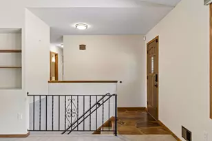 401 Mission Road W, Bloomington, MN 55420 - Photo 3