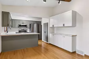 401 Mission Road W, Bloomington, MN 55420 - Photo 11