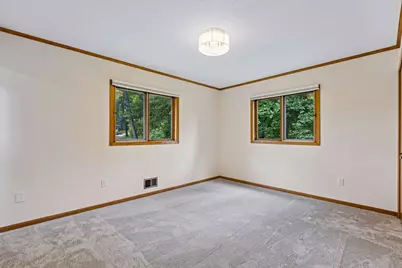 401 Mission Road W, Bloomington, MN 55420 - Photo 17
