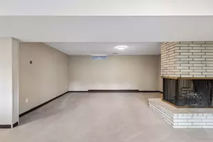 401 Mission Road W, Bloomington, MN 55420 - Photo 29