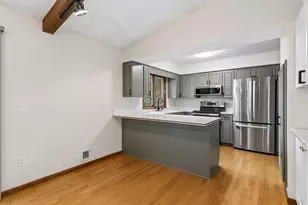 401 Mission Road W, Bloomington, MN 55420 - Photo 11