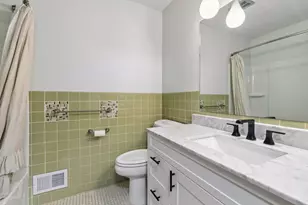 401 Mission Road W, Bloomington, MN 55420 - Photo 25