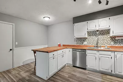 10609 Hummingbird Street NW, Coon Rapids, MN 55433 - Photo 9