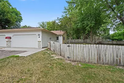 10609 Hummingbird Street NW, Coon Rapids, MN 55433 - Photo 3