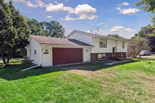 6521 Kurtz Ln, Eden Prairie, MN 55346 - Photo 1