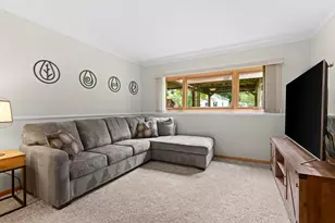 10359 Huntington Dr, Eden Prairie, MN 55347 - Photo 25