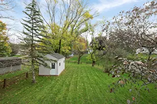10359 Huntington Dr, Eden Prairie, MN 55347 - Photo 47