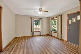 319 W Douglas Ave, Fergus Falls, MN 56537 - Photo 9