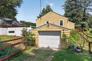 319 W Douglas Ave, Fergus Falls, MN 56537 - Photo 27