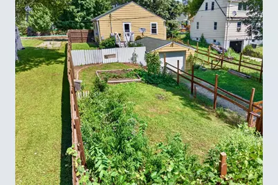 319 W Douglas Avenue, Fergus Falls, MN 56537 - Photo 3