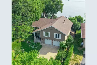 162 Peninsula Road, Medicine Lake, MN 55441 - Photo 3