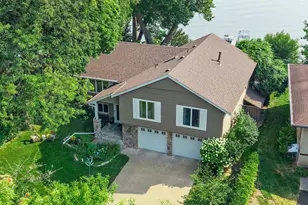 162 Peninsula Rd, Medicine Lake, MN 55441 - Photo 3