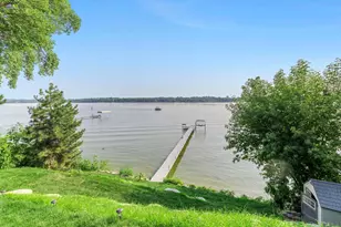 162 Peninsula Rd, Medicine Lake, MN 55441 - Photo 35