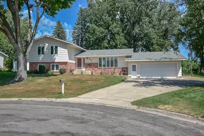 944 Longview Drive, Saint Cloud, MN 56304 - Photo 1