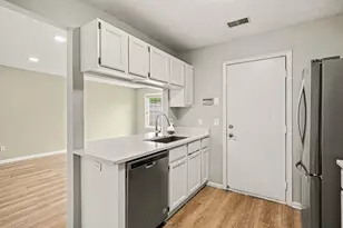 4300 Meghan Ln, Eagan, MN 55122 - Photo 9