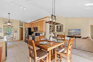 408 Holly Ln N, Oakdale, MN 55128 - Photo 11