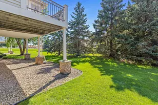 408 Holly Ln N, Oakdale, MN 55128 - Photo 41