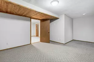 1930 Meadow Ln, Eau Claire, WI 54701 - Photo 25