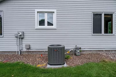 1930 Meadow Lane, Eau Claire, WI 54701 - Photo 33