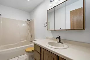 1930 Meadow Ln, Eau Claire, WI 54701 - Photo 15