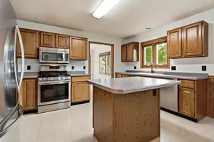 1930 Meadow Ln, Eau Claire, WI 54701 - Photo 9