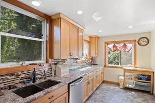 5103 Douglas Dr N, Crystal, MN 55429 - Photo 11