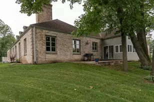 910 Folwell Dr SW, Rochester, MN 55902 - Photo 9
