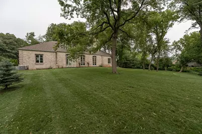 910 Folwell Drive SW, Rochester, MN 55902 - Photo 5