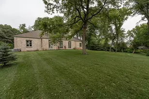 910 Folwell Dr SW, Rochester, MN 55902 - Photo 5
