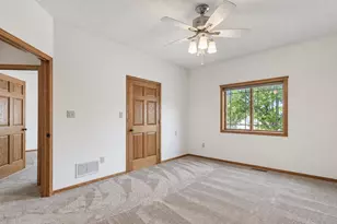 109 Cougar Dr, Mankato, MN 56001 - Photo 23