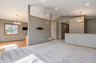109 Cougar Dr, Mankato, MN 56001 - Photo 11