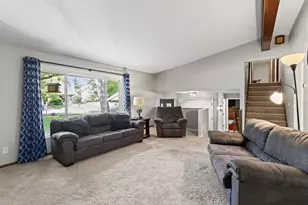 2144 Valley View Pl, Saint Paul, MN 55119 - Photo 9