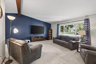 2144 Valley View Pl, Saint Paul, MN 55119 - Photo 11