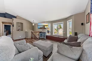 895 Lee St NE, Owatonna, MN 55060 - Photo 5