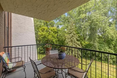 2445 Londin Lane E #202, Maplewood, MN 55119 - Photo 15