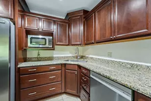 2445 Londin Ln E, Maplewood, MN 55119 - Photo 9