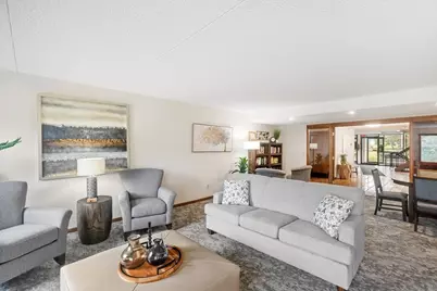 2445 Londin Lane E #202, Maplewood, MN 55119 - Photo 19