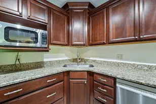 2445 Londin Ln E, Maplewood, MN 55119 - Photo 11
