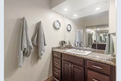 2445 Londin Lane E #202, Maplewood, MN 55119 - Photo 13