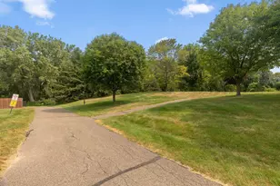 2445 Londin Ln E, Maplewood, MN 55119 - Photo 27