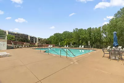 2445 Londin Lane E #202, Maplewood, MN 55119 - Photo 23