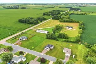 1121 Eulaine Cir, Hammond, WI 54015 - Photo 33