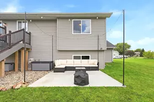 1121 Eulaine Cir, Hammond, WI 54015 - Photo 27