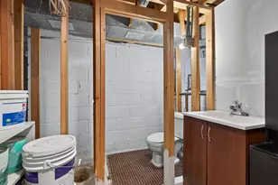 8817 Oakland Ave S, Bloomington, MN 55420 - Photo 23