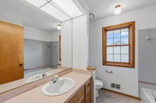 8020 Hidden Ct, Chanhassen, MN 55317 - Photo 25