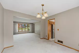 8020 Hidden Ct, Chanhassen, MN 55317 - Photo 5