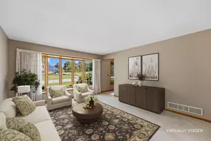 8020 Hidden Ct, Chanhassen, MN 55317 - Photo 3