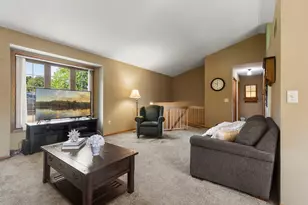 9044 Sequoia Rd, Woodbury, MN 55125 - Photo 11